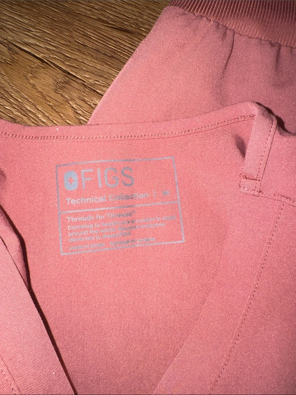 Figs Women's Scrub Set in Dusty Rose Pink M top MP joggers